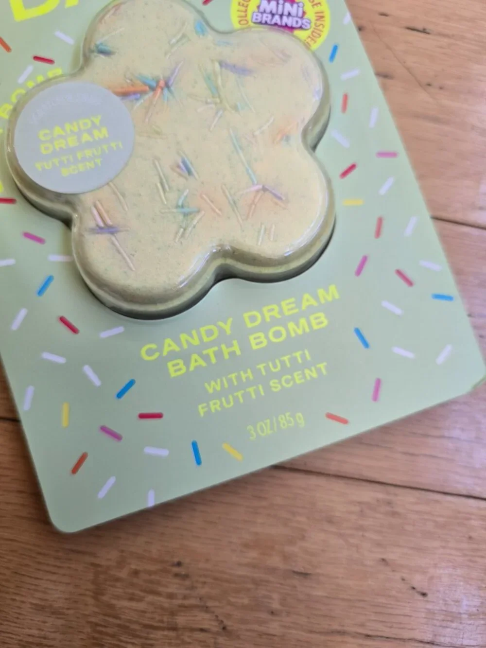 DAISE | Zuru Mini Brands Candy Dream Green Flower Shaped Fizzy Bath Bomb